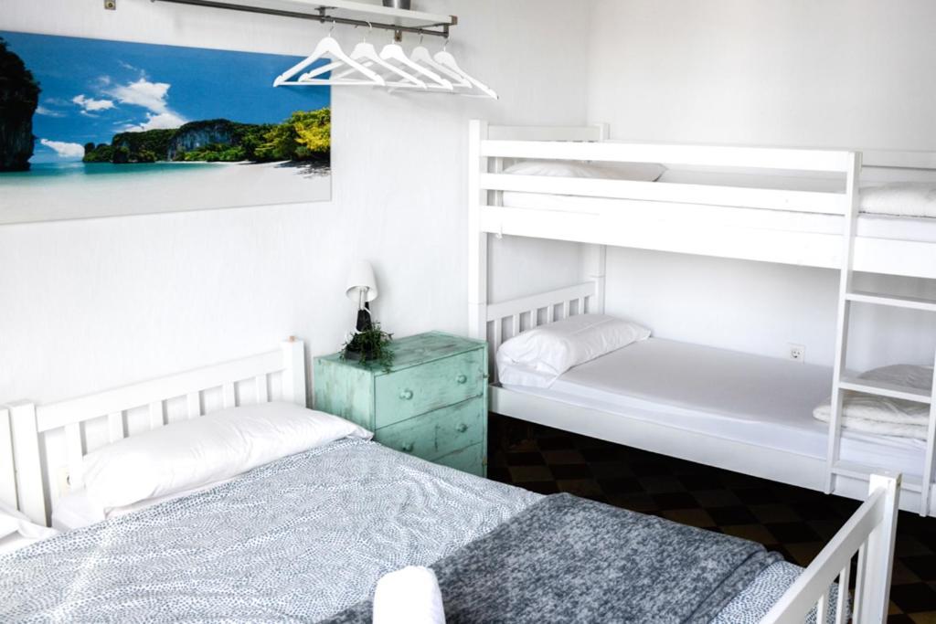 Lion Hostel By Kitesurf Tarifa Exterior foto
