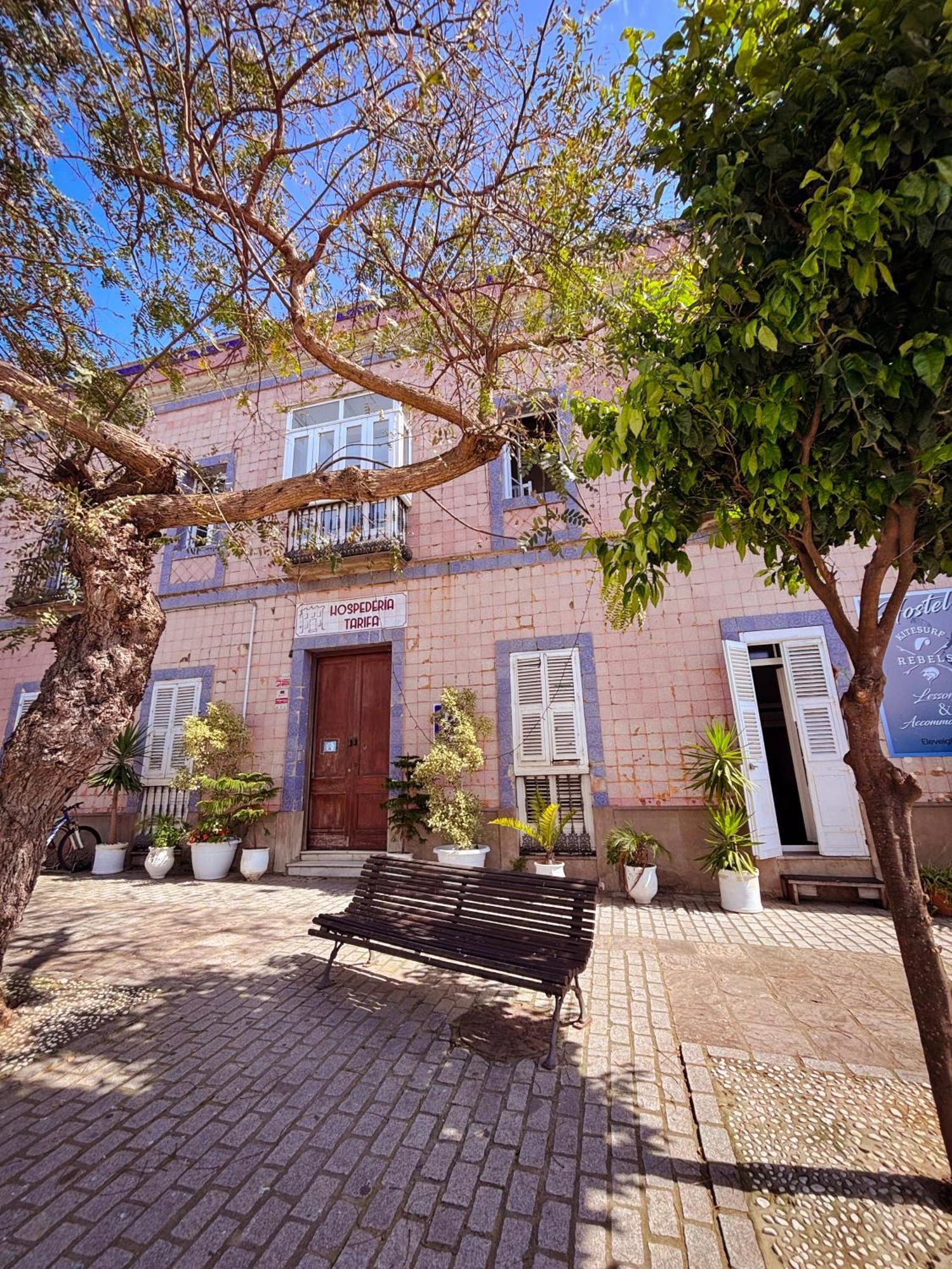 Lion Hostel By Kitesurf Tarifa Exterior foto